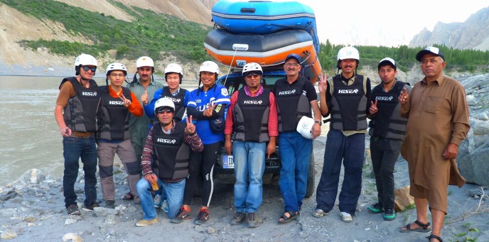 WHITE WATER RAFTING IN PAKISTAN