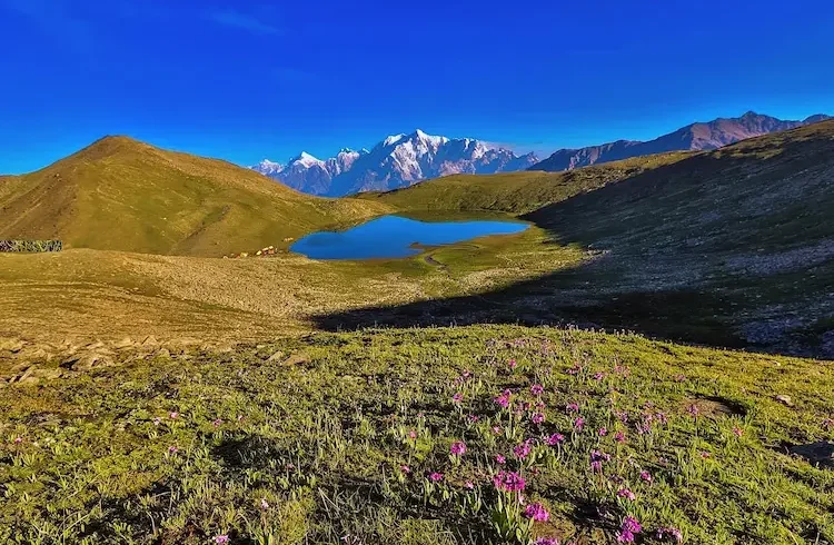 NAGAR RASH LAKE TREK