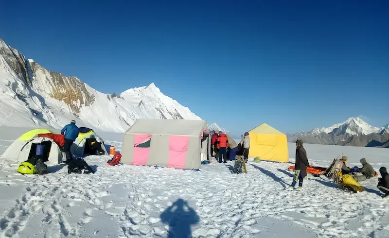 SNOW LAKE BIAFO-HISPAR TREK