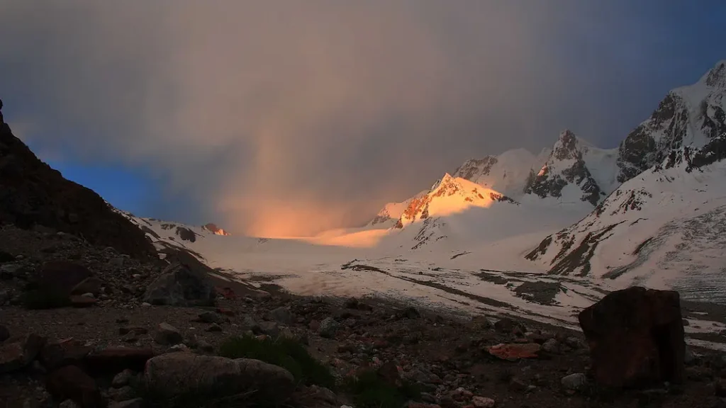 CLIMBING PEAK IN DARKOT – YASIN VALLEY