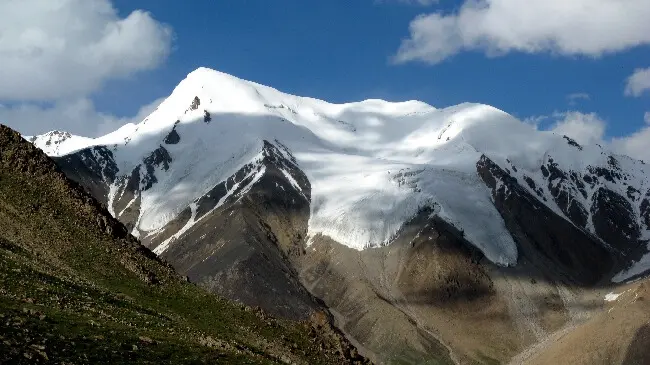 TREKKING PEAKS