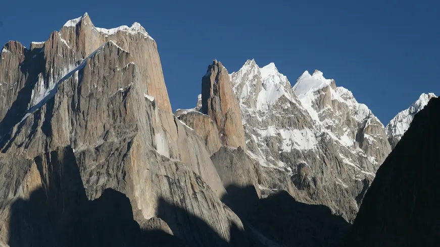 TREKKING PEAKS